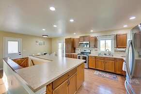 Palmyra House w/ Private Hot Tub & Fenced Yard!