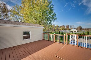 Palmyra House w/ Private Hot Tub & Fenced Yard!