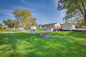 Palmyra House w/ Private Hot Tub & Fenced Yard!