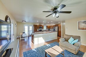 Palmyra House w/ Private Hot Tub & Fenced Yard!