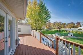 Palmyra House w/ Private Hot Tub & Fenced Yard!