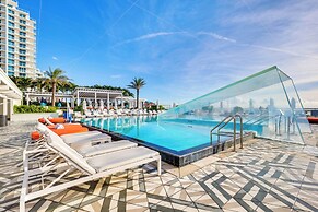 Modern Condo: Walk to Fort Lauderdale Beaches!