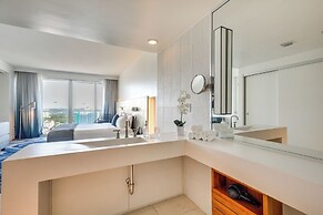 Modern Condo: Walk to Fort Lauderdale Beaches!