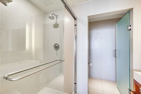 Modern Condo: Walk to Fort Lauderdale Beaches!