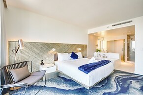 Sleek Fort Lauderdale Condo Near Beaches & Dining!