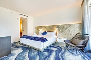 Sleek Fort Lauderdale Condo Near Beaches & Dining!