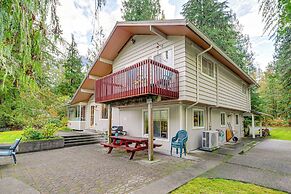 Darrington Home on River w/ Mountain Views