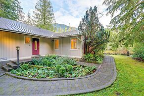 Darrington Home on River w/ Mountain Views