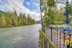 Darrington Home on River w/ Mountain Views