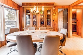 6 Mi to Balanced Rock Park: Home in Castleford