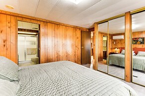 6 Mi to Balanced Rock Park: Home in Castleford