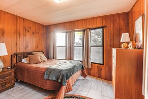 6 Mi to Balanced Rock Park: Home in Castleford