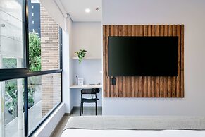 w Elegant Loft w Terrace in Santa Barbara