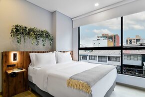 w Elegant Loft w Terrace in Santa Barbara