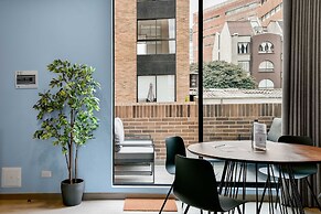 w Elegant Loft w Terrace in Santa Barbara