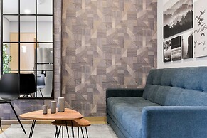 w Elegant Loft w Terrace in Santa Barbara