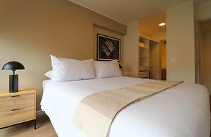 w Prestigious 2BR w Balcony Near Larcomar