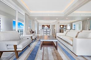 Beachfront Condo With Large Balcony