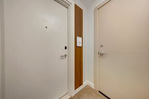 Beachfront Condo With Large Balcony