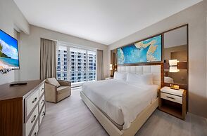 Beachfront Condo With Large Balcony