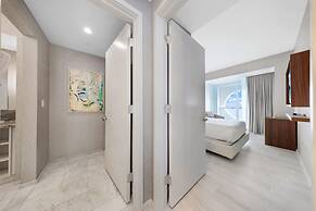 Beachfront Condo With Large Balcony