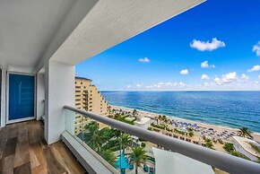 Beachfront Condo With Large Balcony