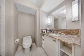 Beachfront Condo With Large Balcony