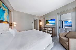 Beachfront Condo With Large Balcony