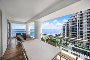 Beachfront Condo With Large Balcony