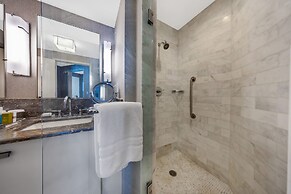 Beachfront Condo With Large Balcony