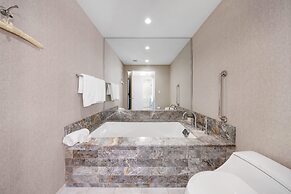 Beachfront Condo With Large Balcony