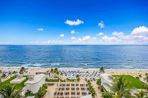 Beachfront Condo With Large Balcony