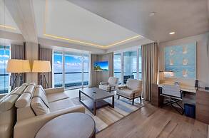 Beachfront Condo With Large Balcony