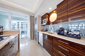 Beachfront Condo With Large Balcony