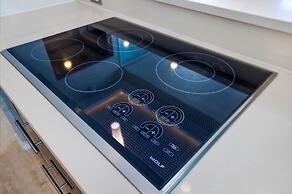 Beachfront Condo With Large Balcony