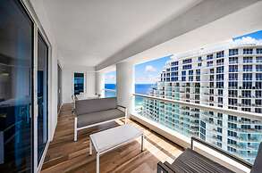 Beachfront Condo With Spacious Balcony