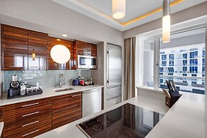 Beachfront Condo With Spacious Balcony