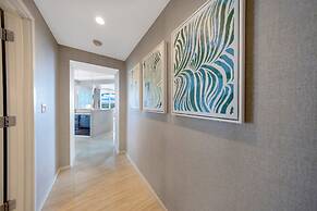 Beachfront Condo With Spacious Balcony