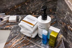 Beachfront Condo With Spacious Balcony