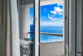 Beachfront Condo With Spacious Balcony