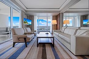 Beachfront Condo With Spacious Balcony