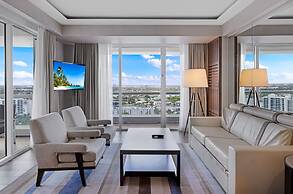 Beachfront Condo With Spacious Balcony