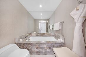 Beachfront Condo With Spacious Balcony