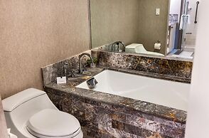 Beachfront Condo With Spacious Balcony