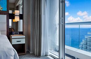 Beachfront Condo With Spacious Balcony