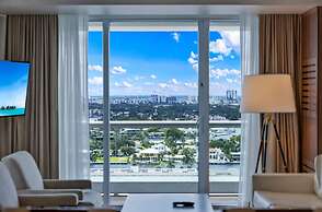 Beachfront Condo With Spacious Balcony