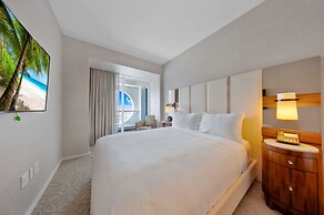 Beachfront Condo With Spacious Balcony