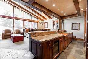 Village Center 5h 3 Bedroom Condo