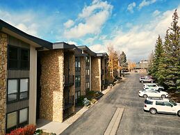 A106 Lake Cliffe 2 Bedroom Condo