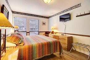 A106 Lake Cliffe 2 Bedroom Condo